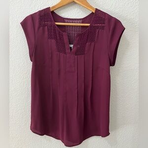 Daniel Rainn Estefany Lace Detail Split Neck Blouse petite small size